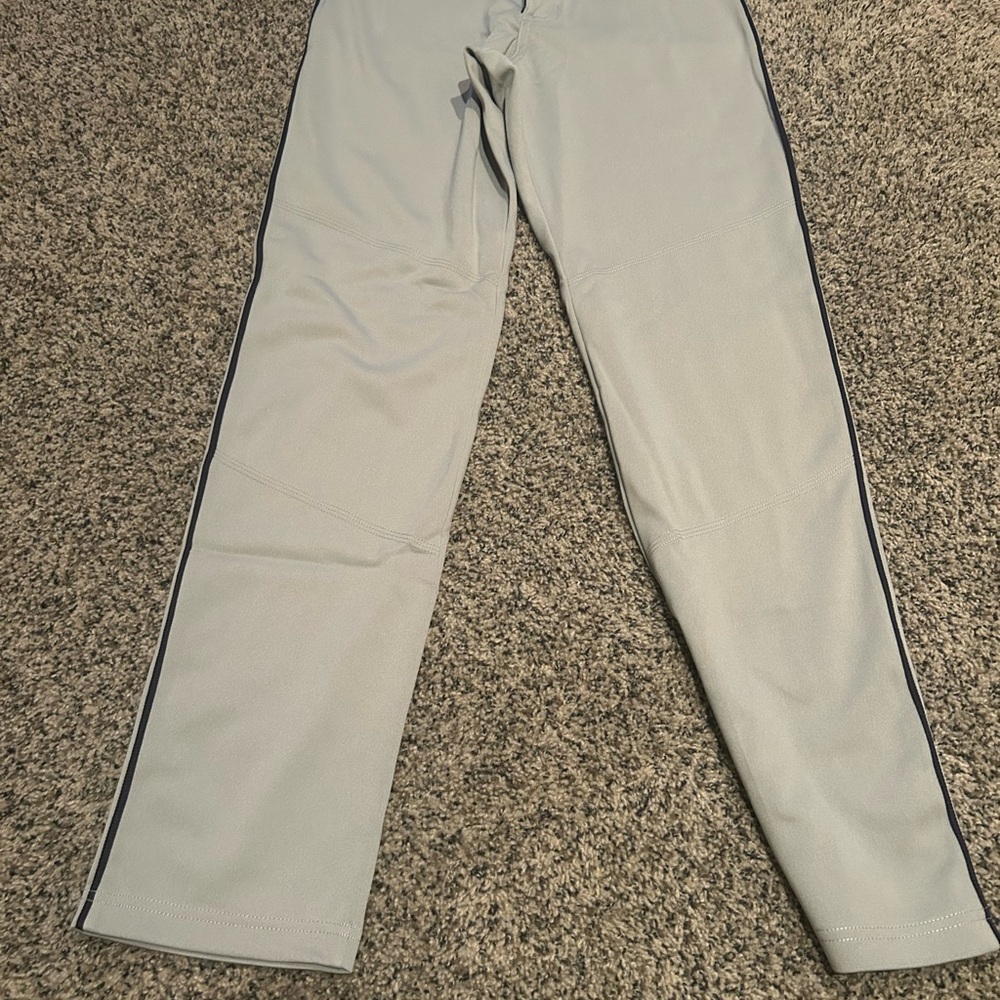 Brand New Under Armour Men’s Small Grey Baseball Pants